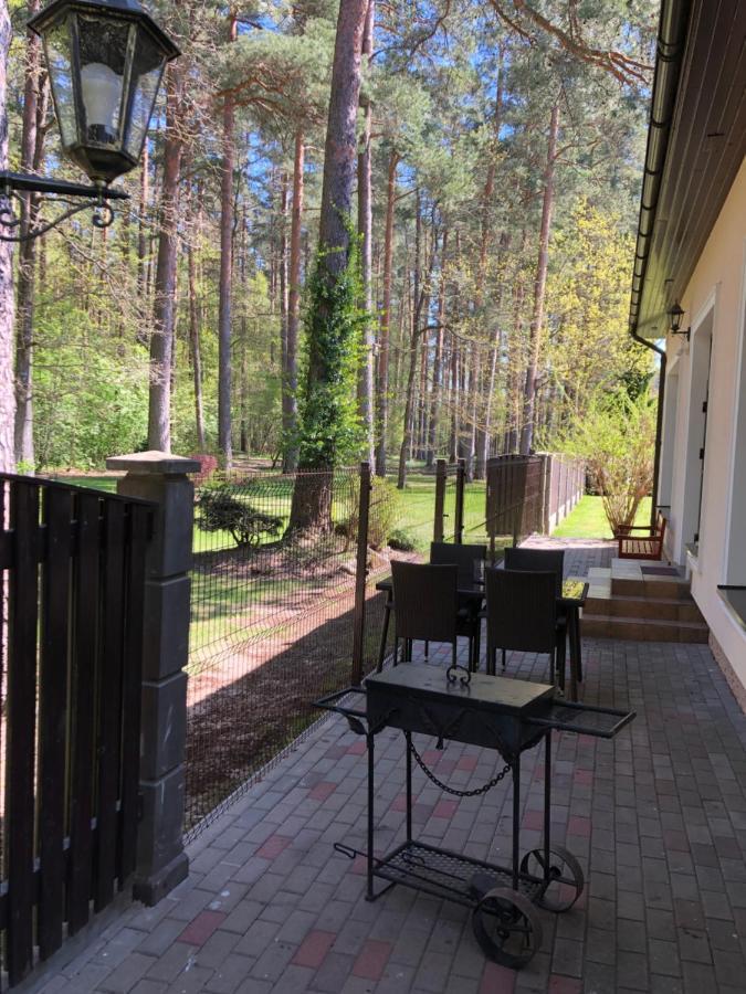 Guests House With Amazing Pool And Sauna Babīte Exterior foto